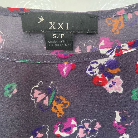 100% Silk Floral Blouse - Picture 5 of 7